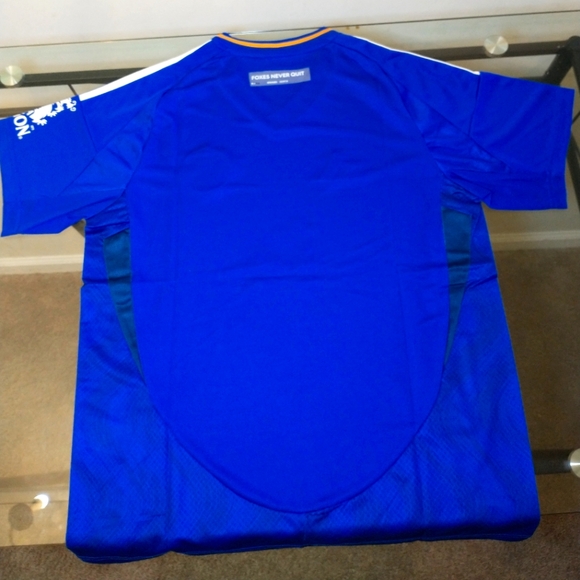 Leicester City Jersey - Picture 2 of 5